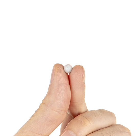 Perlz - Mint Nicotine Pearls (1mg) in hand